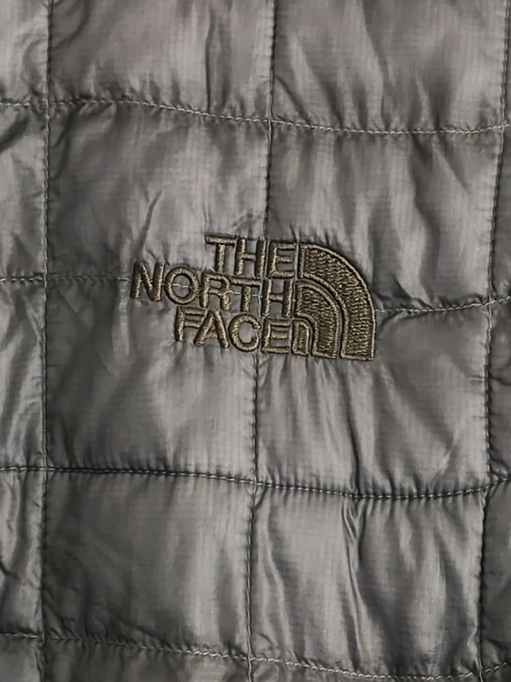 The North Face Men's L Lightweight Quilted Jacket in Olive Green